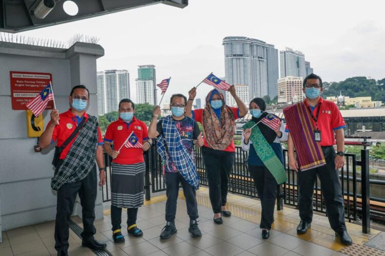 Pakai Kain Sarong Sambut Hari Malaysia Kosmo Digital