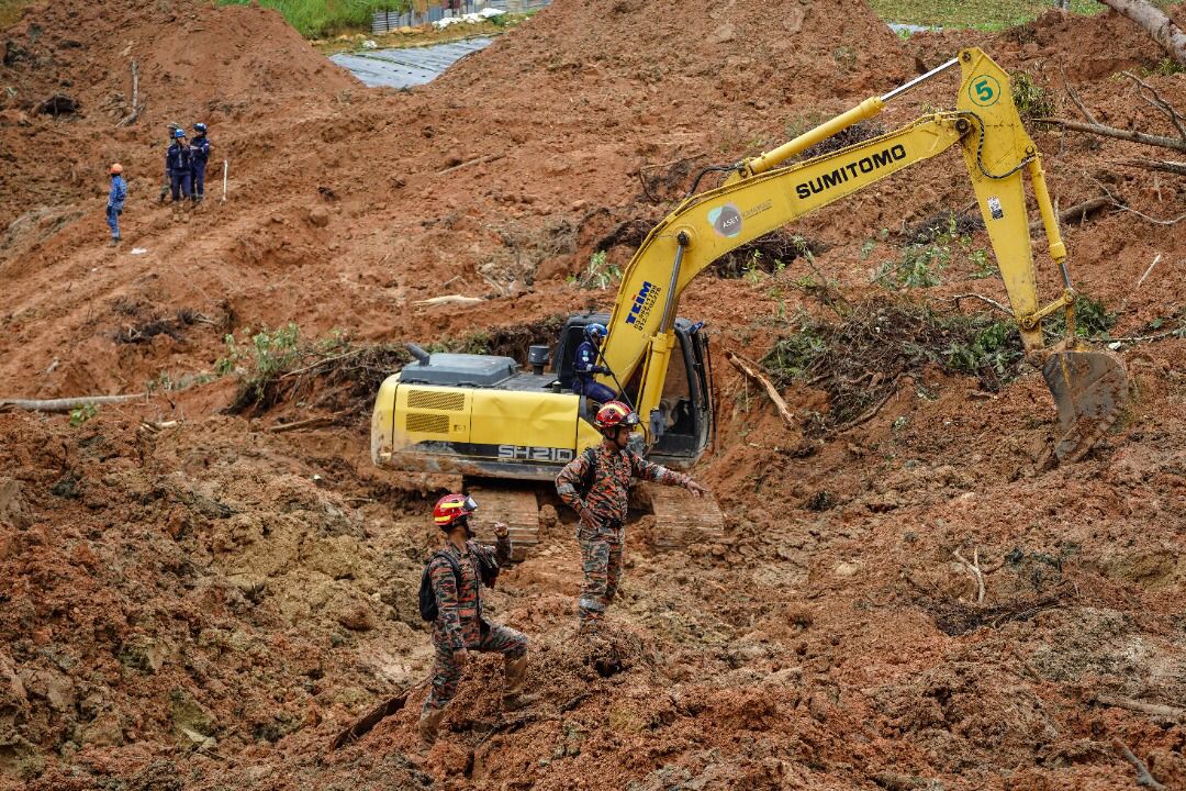 Tanah Runtuh Operasi Sar Seharian Gagal Temui Baki 9 Mangsa Kosmo