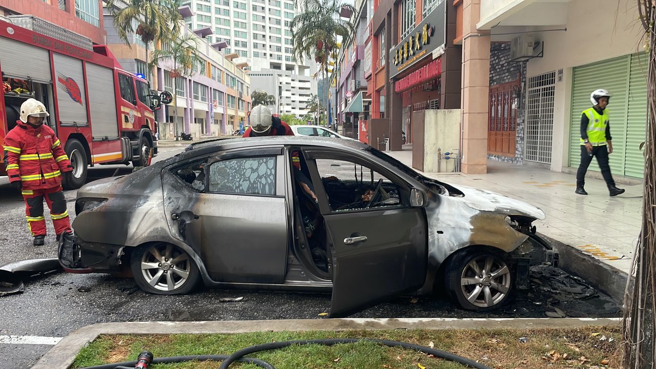 Lelaki Rentung Kereta Terbakar Kosmo Digital 6171