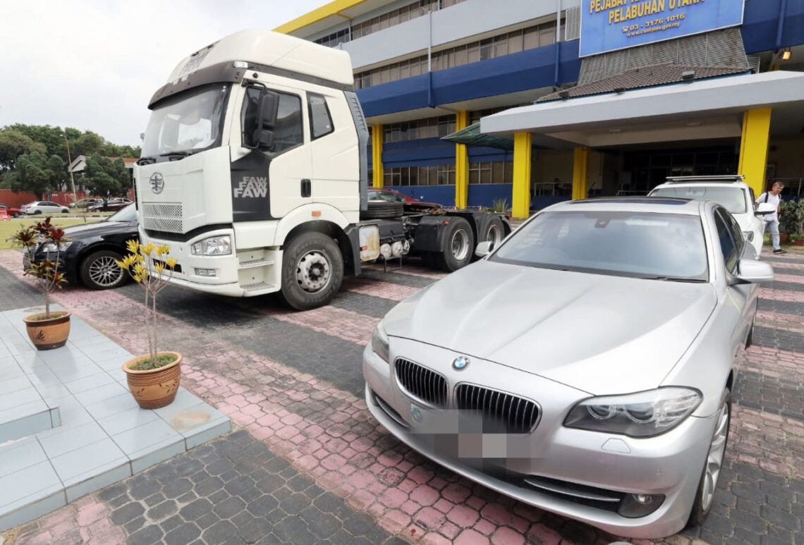 Kantoi Sorok Lori Prime Mover Kereta Mewah Kosmo Digital