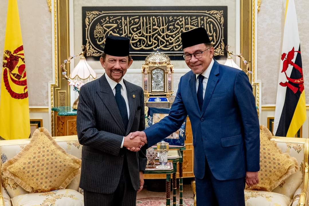 Anwar Rafak Sembah Takzim Ulang Tahun Keputeraan Sultan Brunei - Kosmo ...