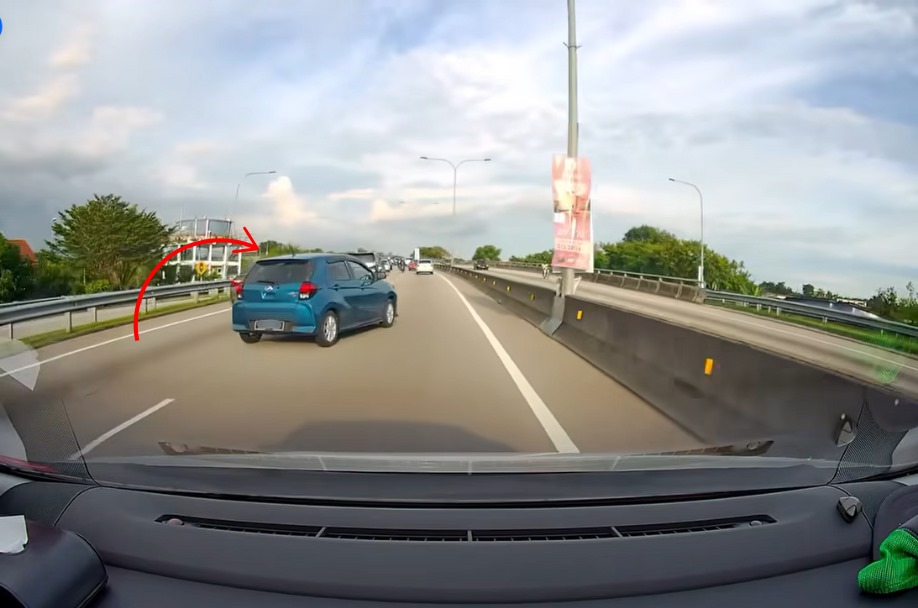 [VIDEO] ‘Ramai pemandu bagi isyarat sesaat terus tukar lorong’