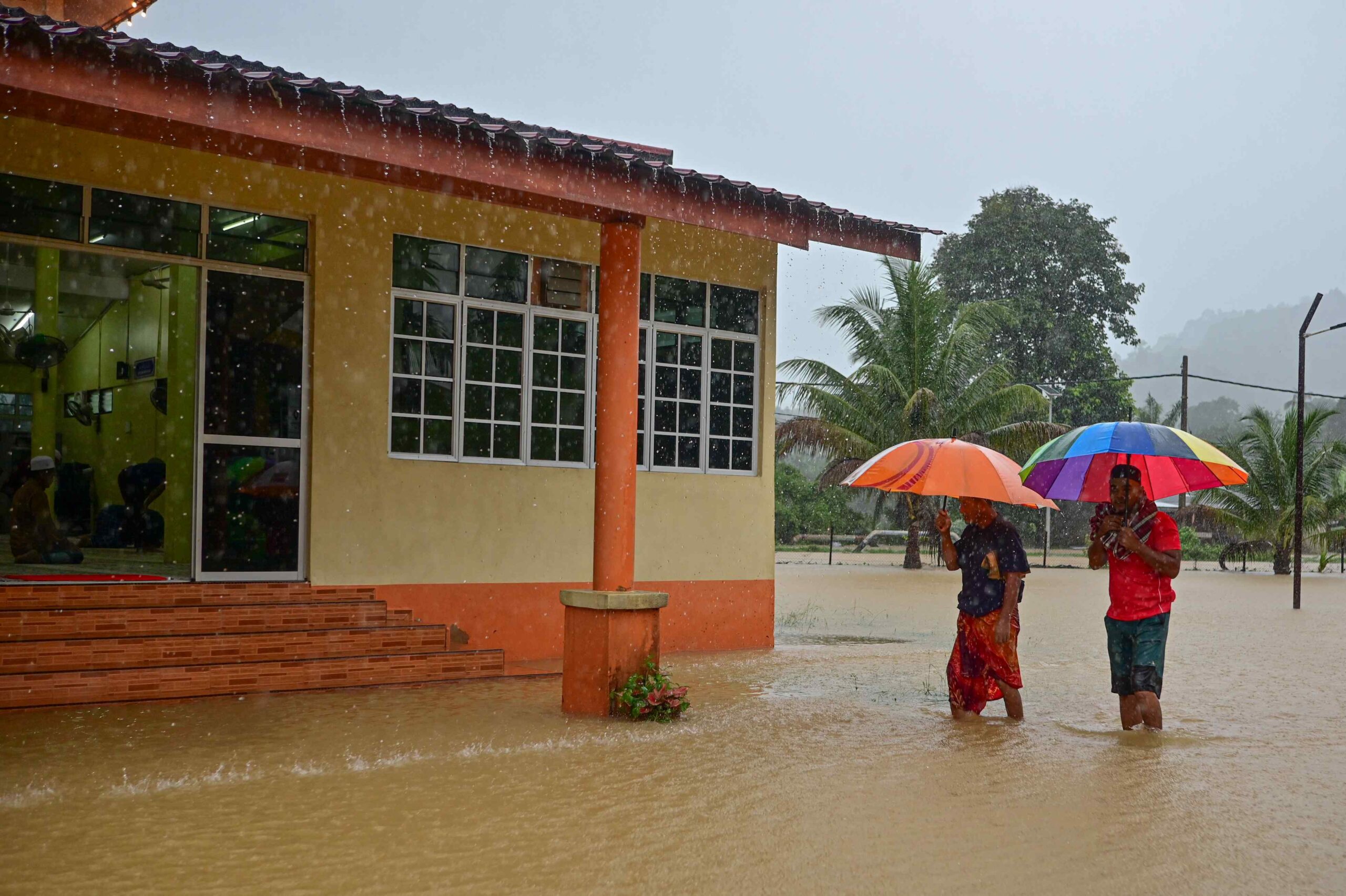 6,402 mangsa banjir di lima negeri malam ini