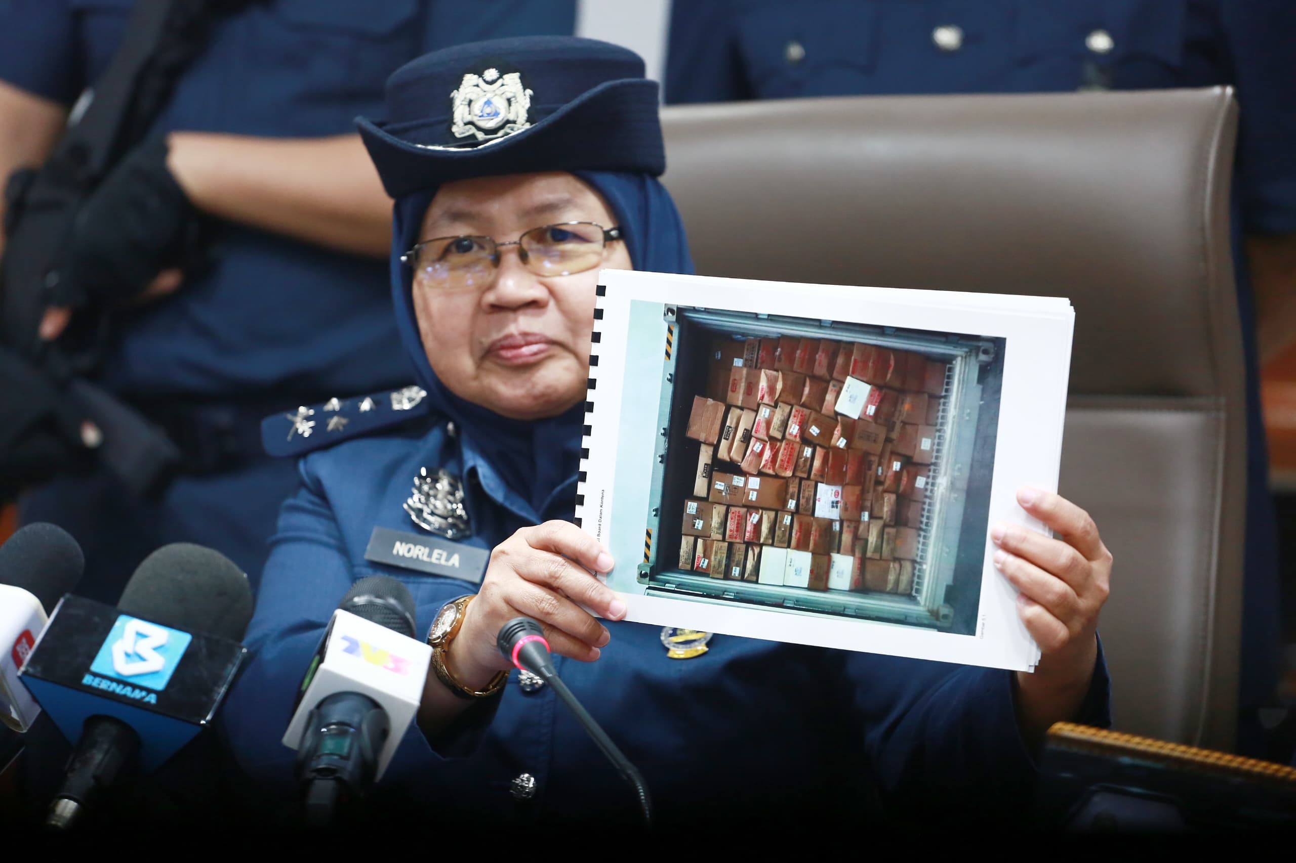 Katak sejuk beku diseludup untuk Tahun Baharu Cina