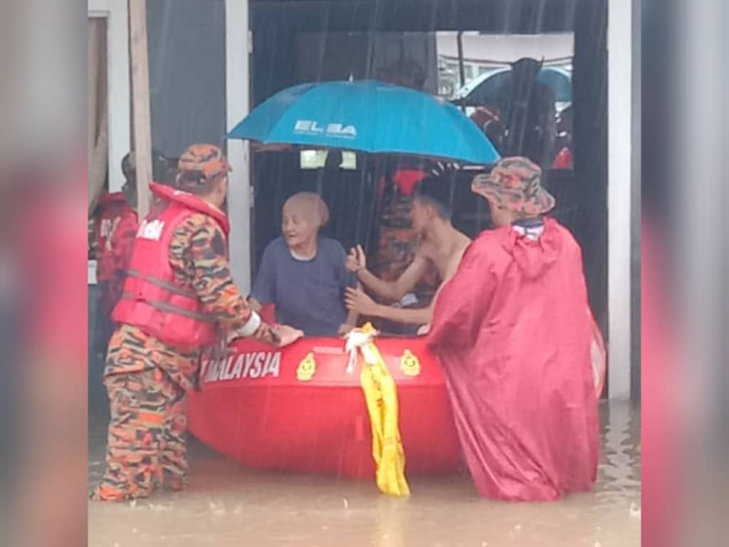 Kuching, Mukah mula dilanda banjir