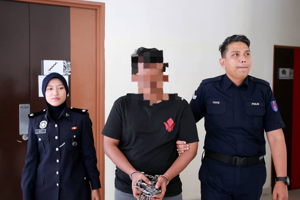 Pelayan restoran durjana didakwa amang seksual anak saudara