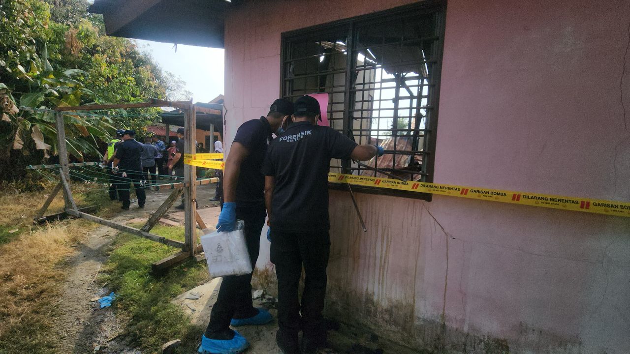 Lima beranak rentung depan pintu jeriji