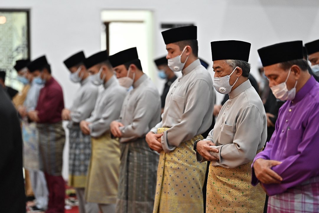 Agong tunai solat sunat Aidiladha di Masjid Tengku Ampuan ...