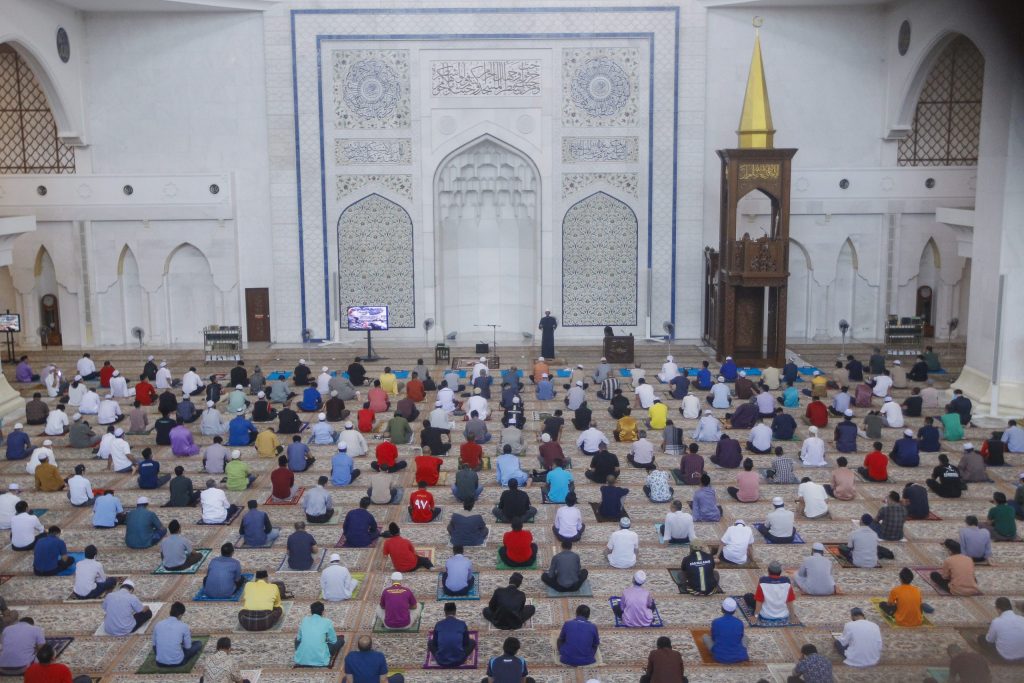 Solat lima waktu, Jumaat dibenarkan di Sepang mulai esok ...