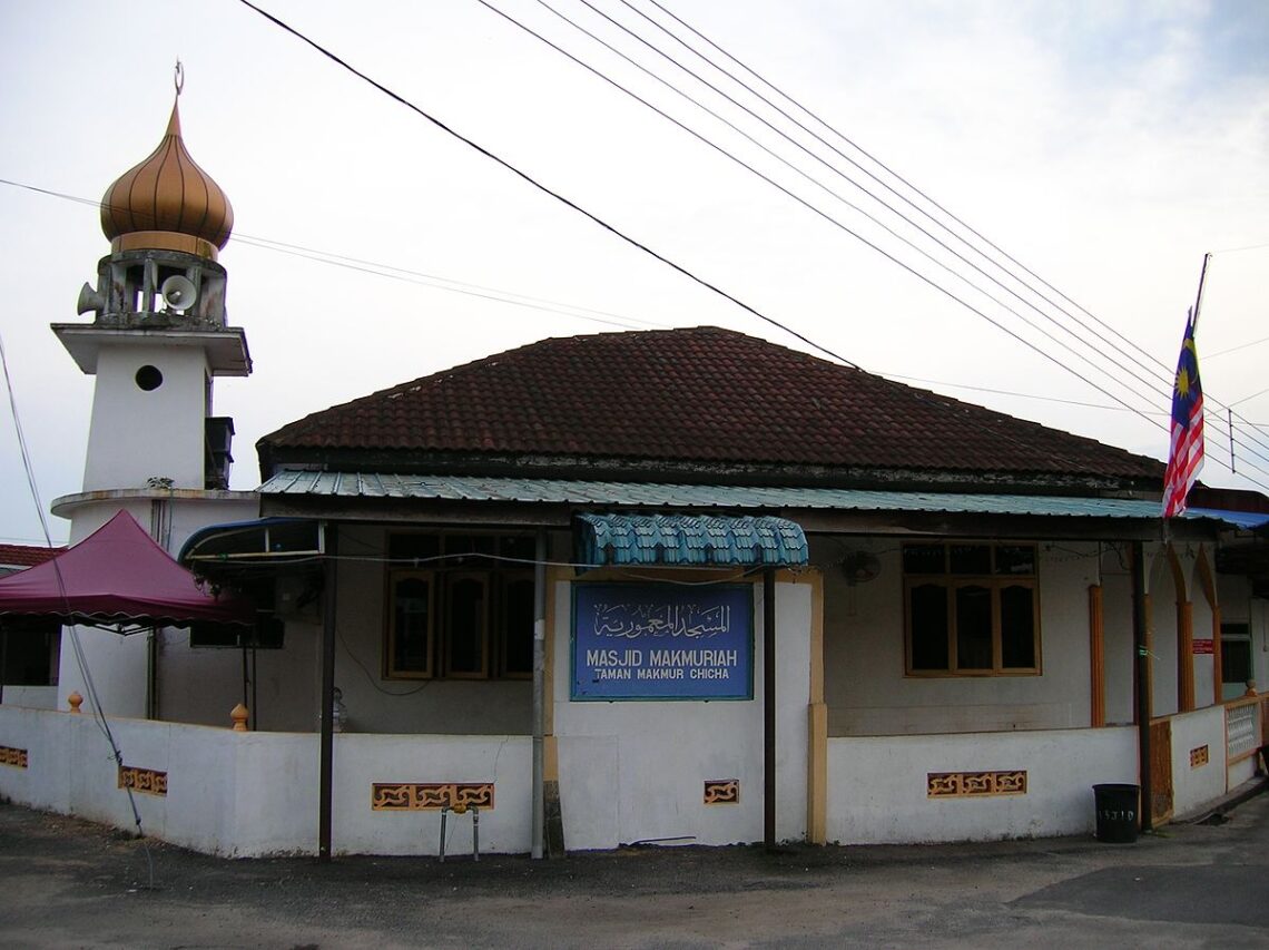 Lapan masjid, surau, madrasah di Istana Negeri Kubang ...