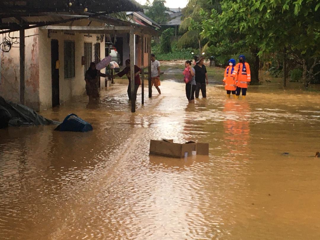 15 rumah dilanda banjir kilat di Pengerang  Kosmo Digital