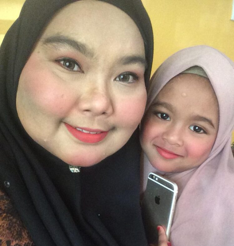 Siti Nurhaliza cari ibu kandung kepada anak angkat - Kosmo ...