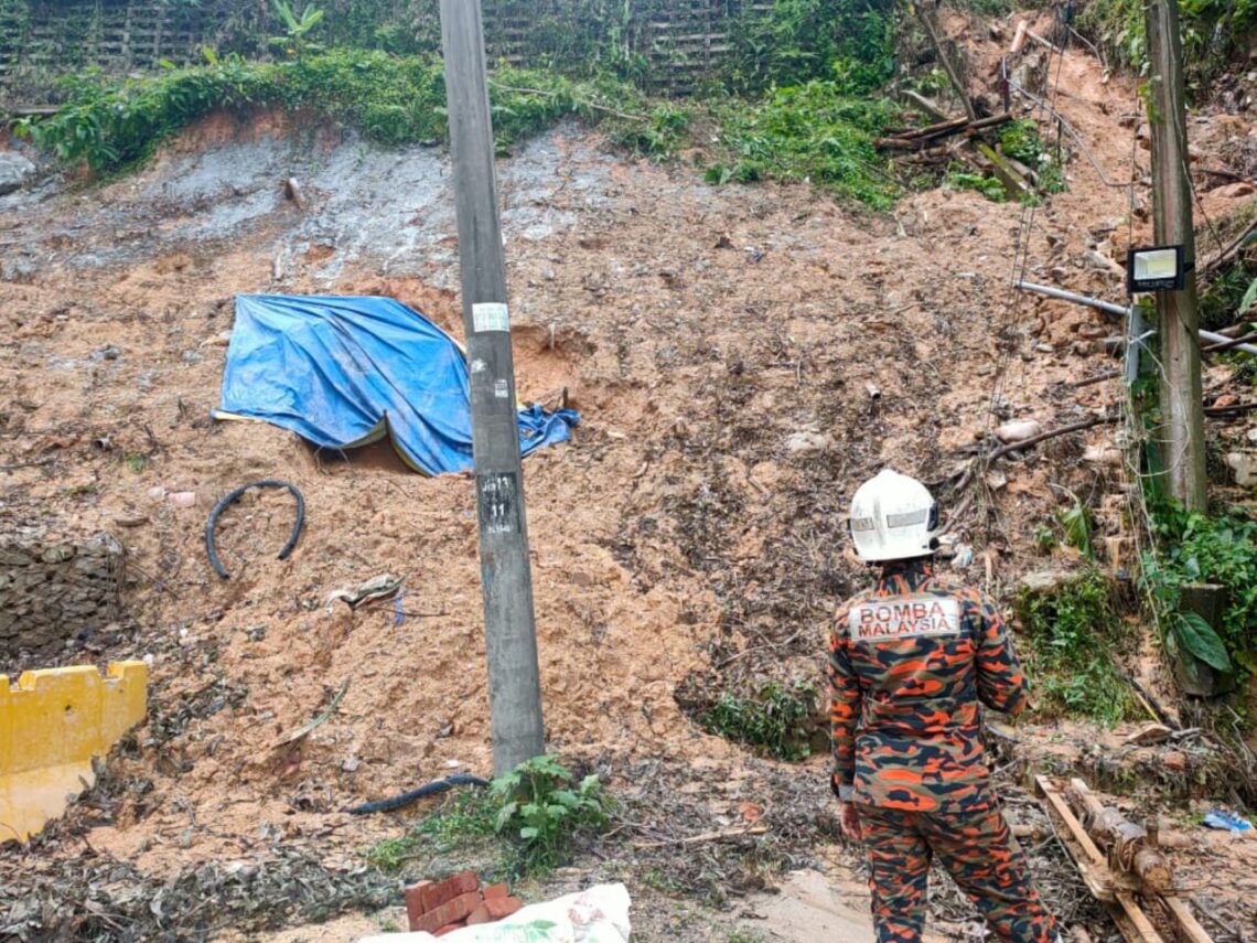 Saluran Paip Bocor Punca Tanah Runtuh Kosmo Digital