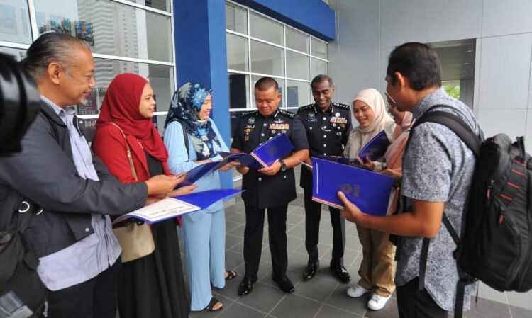 67 Polis Johor Dikenakan Tindakan, Lapan Dibuang Kerja Tahun Lalu ...