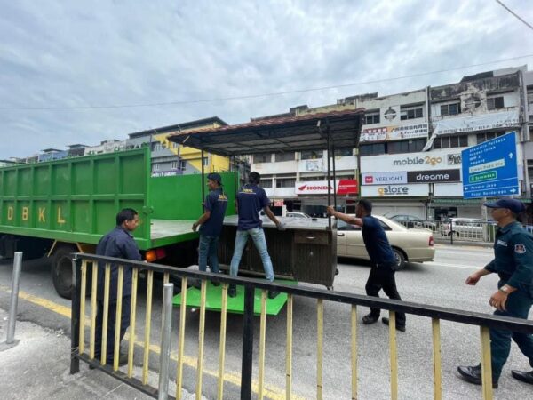 Dbkl Sita Khemah Gerai Ditinggalkan Tepi Jalan Kosmo Digital