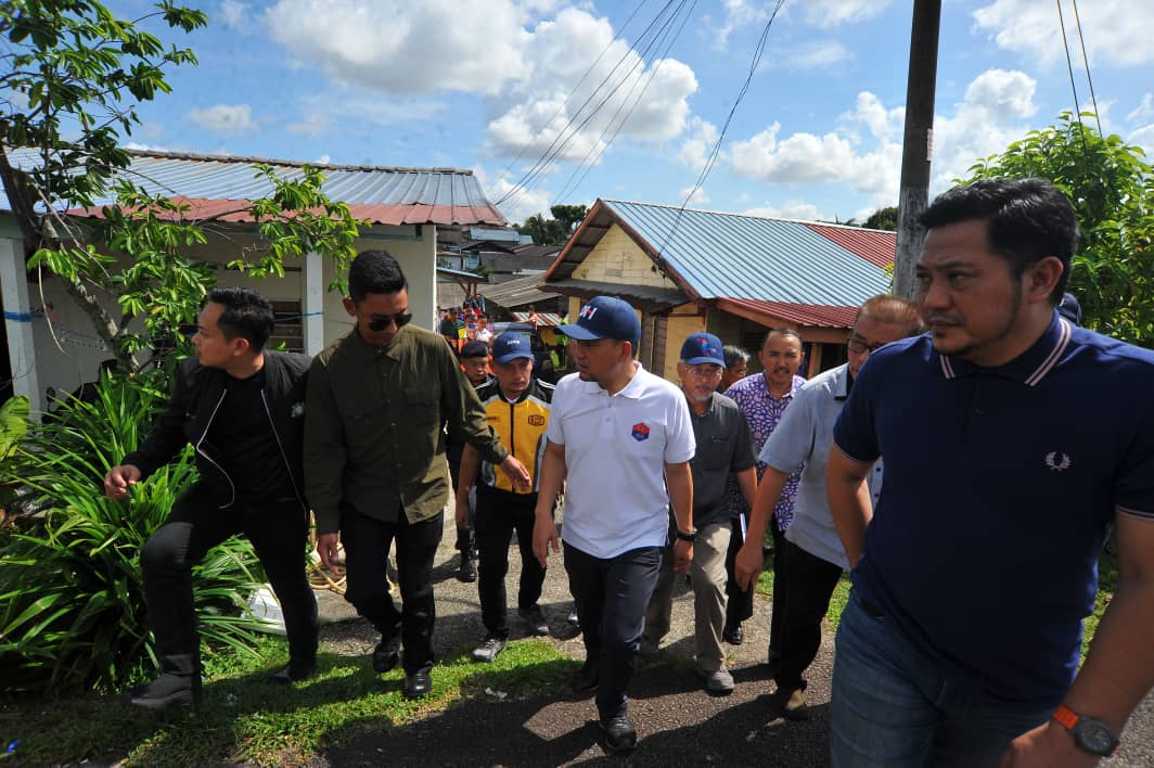 Mangsa ribut Kampung Melayu Majidee terima bantuan RM3,000