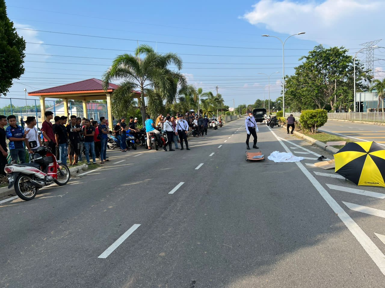 Elak pemotong rumput, remaja maut motosikal bergesel