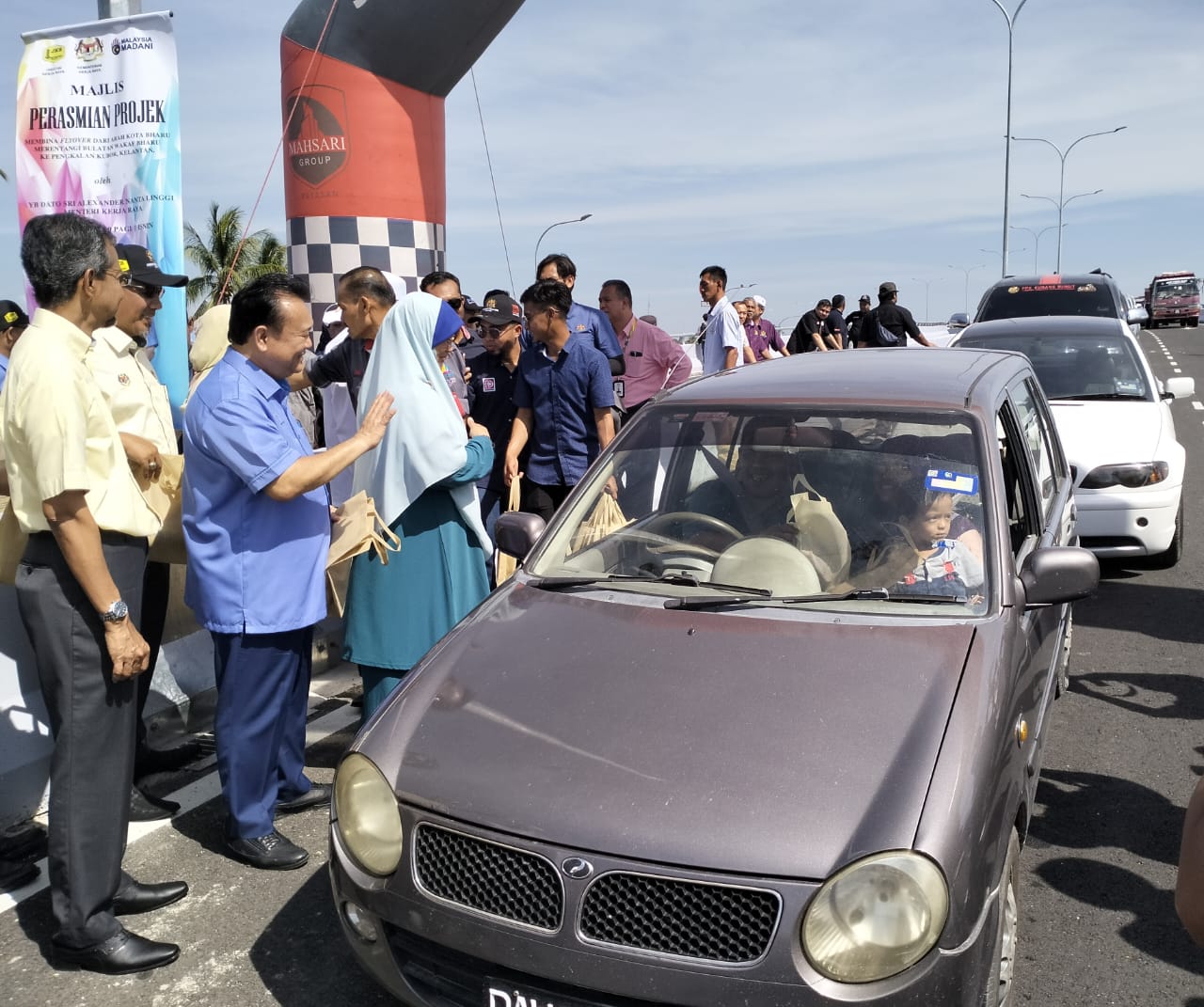 Jejambat Wakaf Bharu dibuka untuk laluan kenderaan hari ini