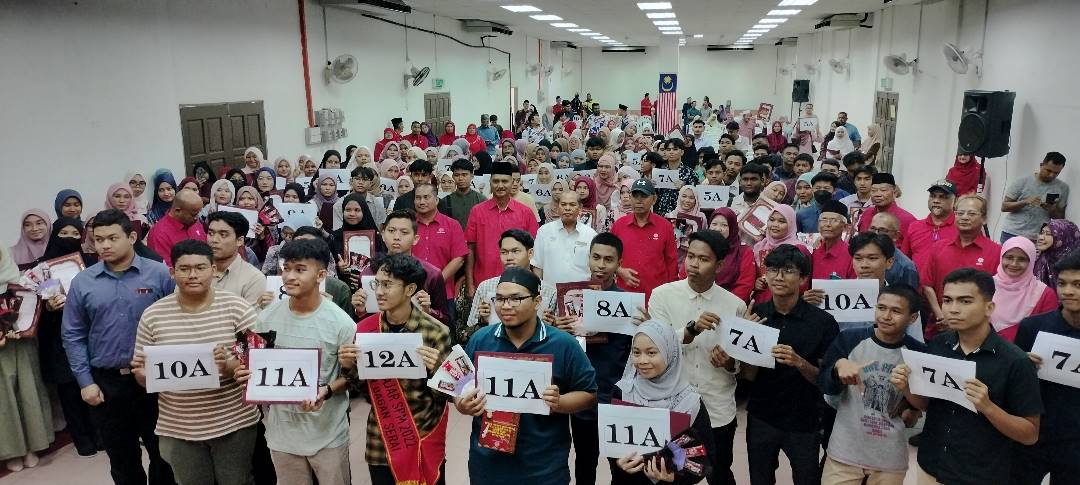 UMNO Bagan Serai gilap pelajar tingkatan 5