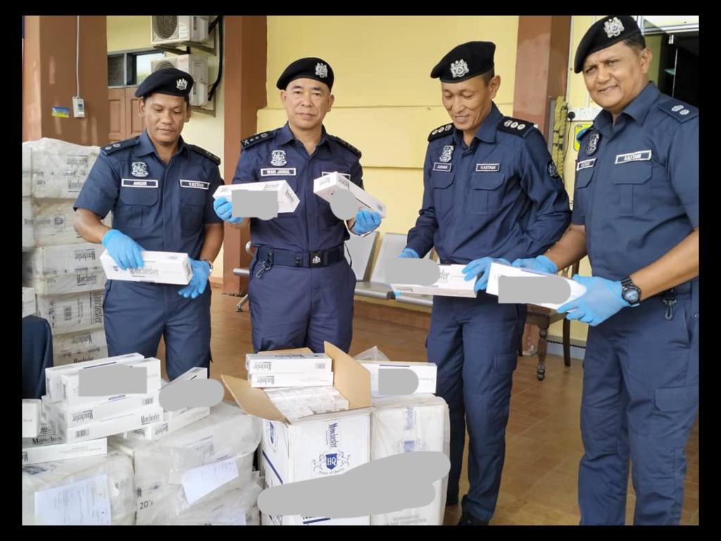 Penyeludup lompat keluar tinggal lori bawa 1.69 juta batang rokok seludup