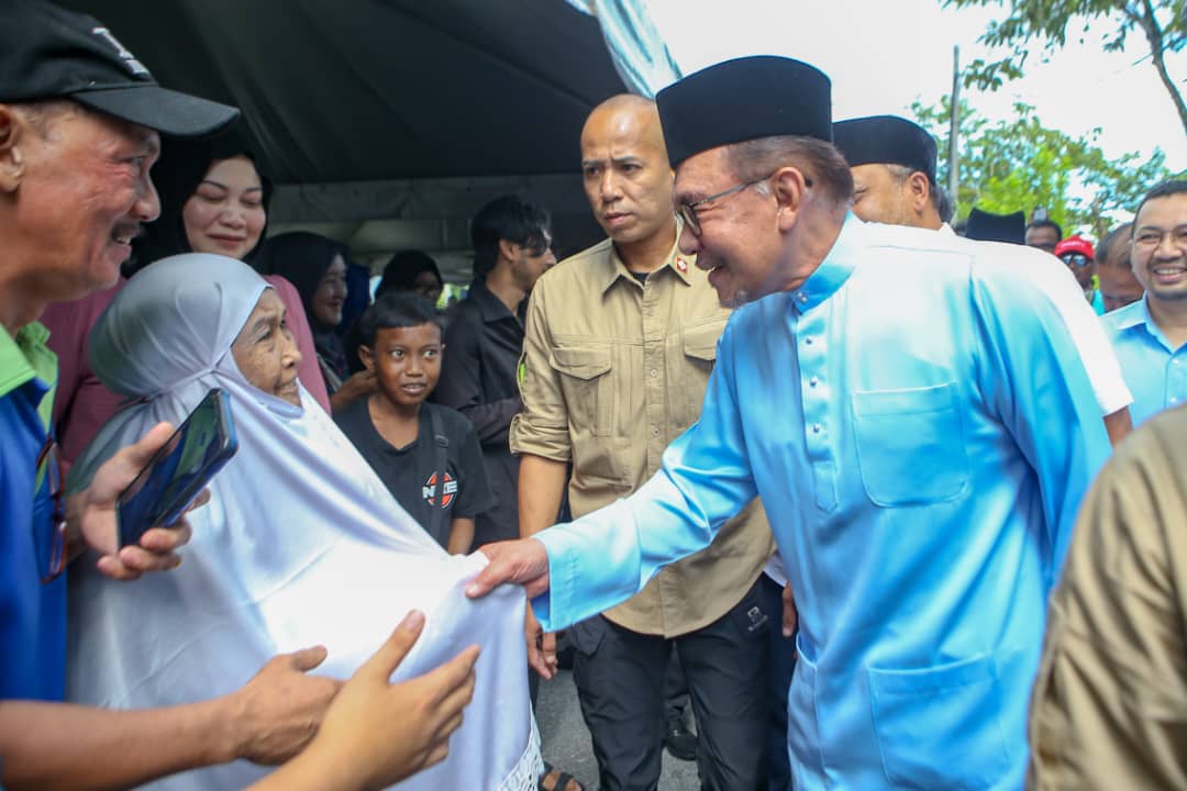 Kerajaan naikkan gaji penjawat awam dalam Belanjawan Madani