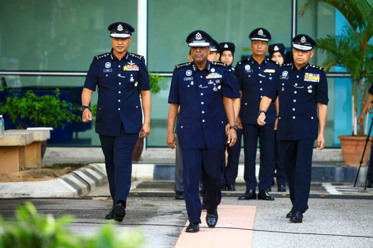 18 Anggota, Pegawai Polis KL Dipecat - Kosmo Digital