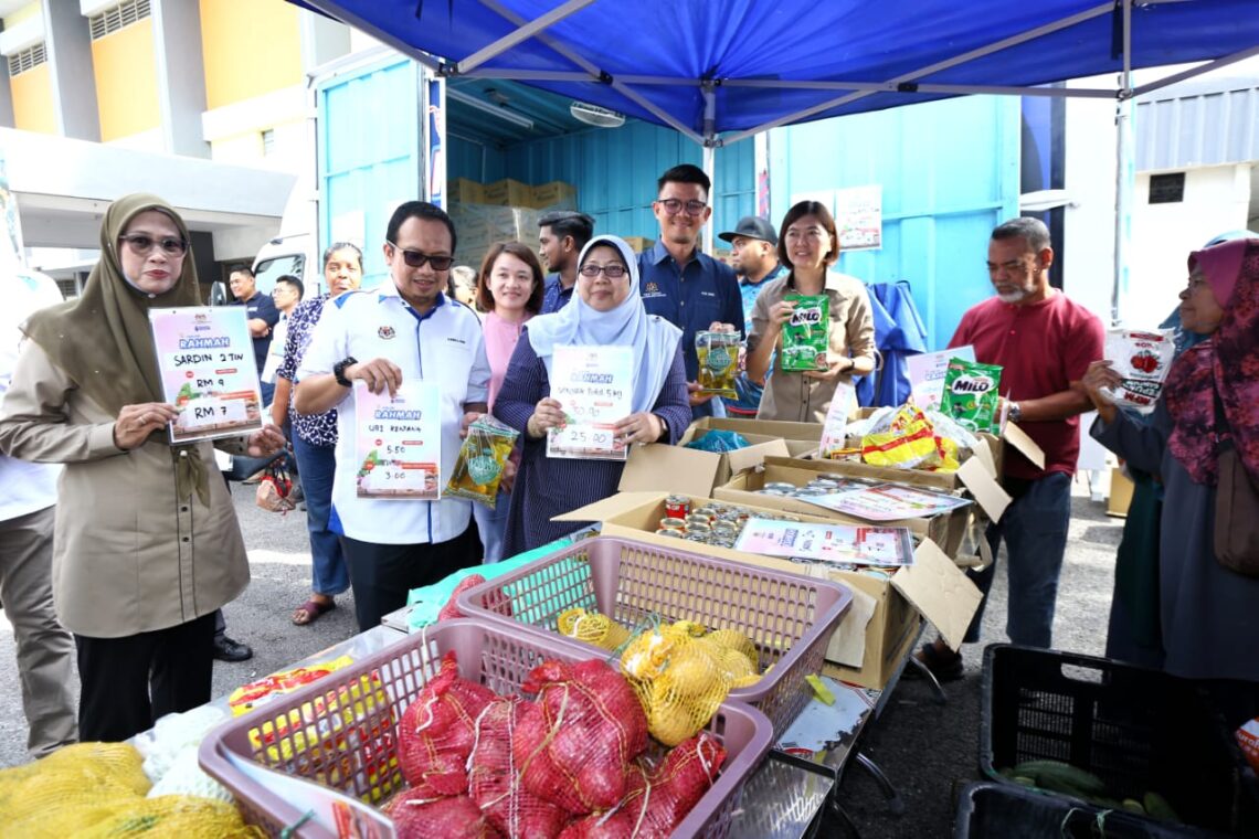 Minyak Masak Bersubsidi Kepada B40, M40 Dan Peniaga Mikro - Kosmo Digital