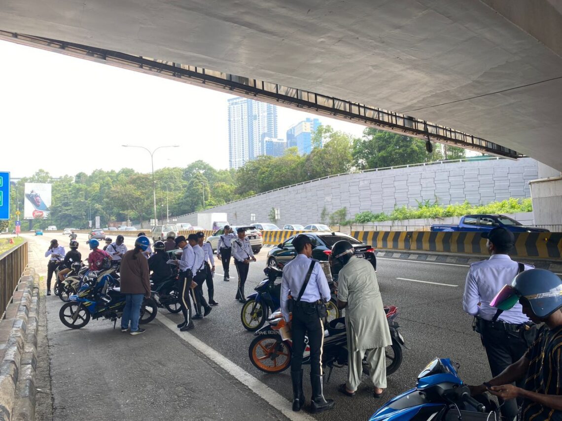 Op HUU: 6,510 Saman Dikeluarkan, Halangan Lalu Lintas Tertinggi - Kosmo ...