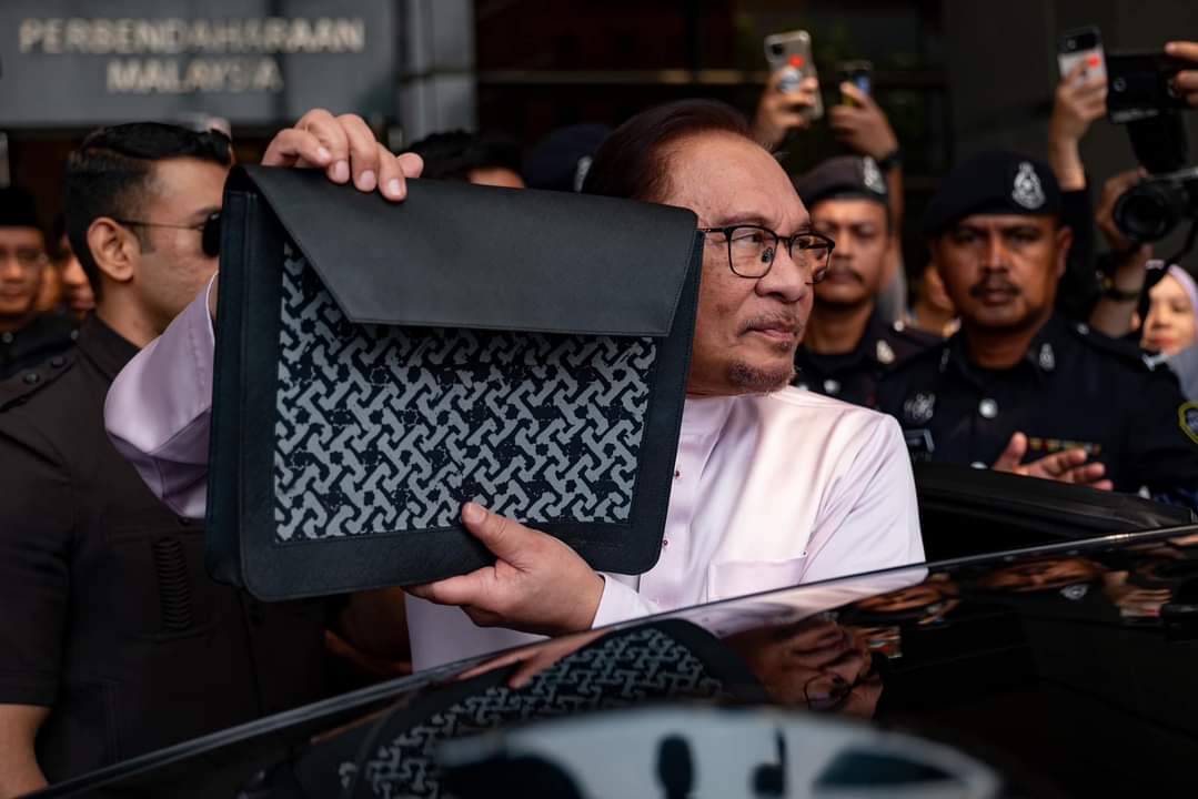 Anwar Menuju Ke Parlimen Untuk Bentang Belanjawan 2024 Kosmo Digital   Anwar 1 