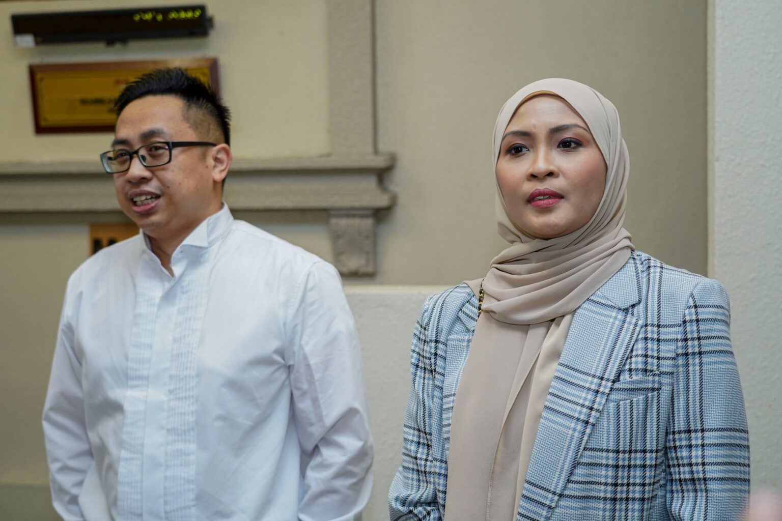 Saman Fitnah Siti Nordiana Hilang Suara Beri Keterangan Esok Kosmo