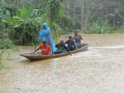 Mangsa banjir di 6 negeri termasuk Johor, Sabah melepasi 27,000 orang