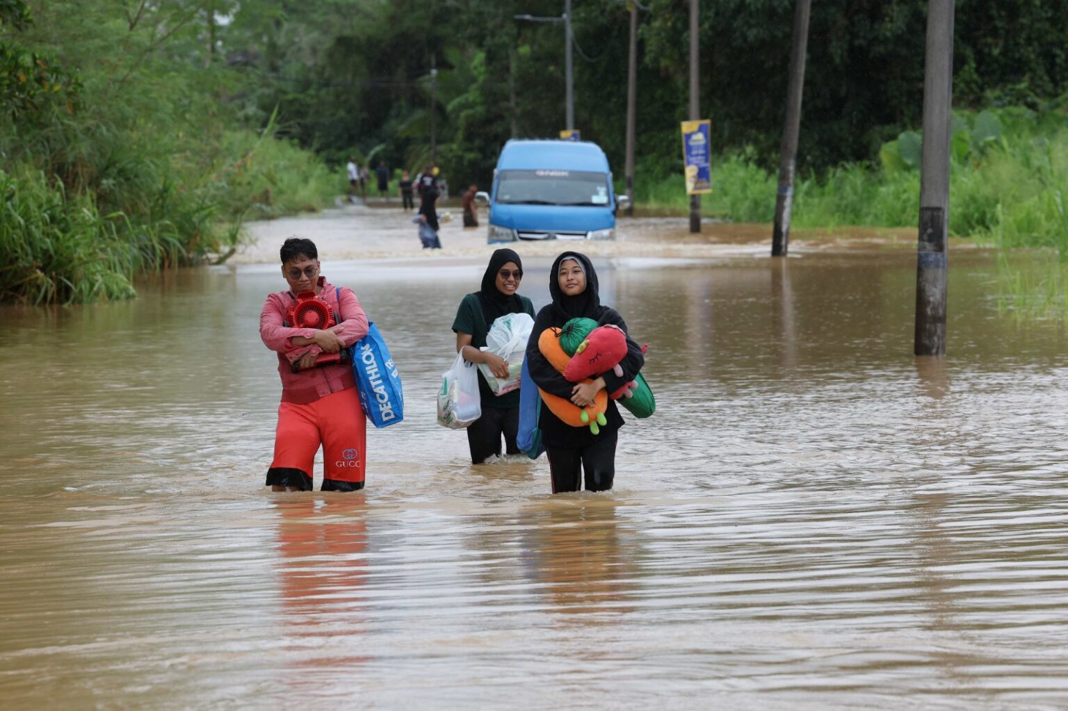 Banjir: Jumlah Mangsa Menurun Kepada 22,120 - Kosmo Digital