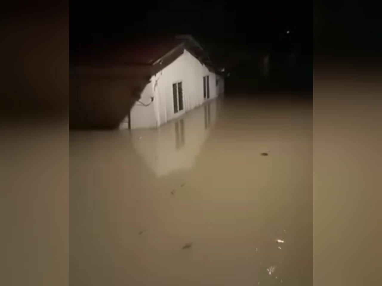 Rantau Panjang lumpuh, paras Sungai Golok lepasi bacaan Bah Kuning 2014