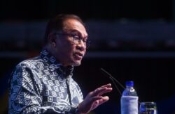 Pendidikan Malaysia merosot, Anwar gesa Fadhlina lihat semula sistem pra sekolah