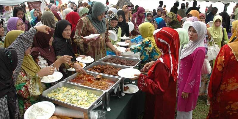 Malu ‘kantoi’ redah kenduri untuk makan percuma