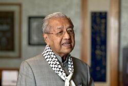 Tun Mahathir genap 99 tahun hari ini