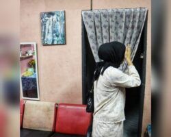 Tujuh lelaki berbaju kurung, bertudung ditahan JHEAT