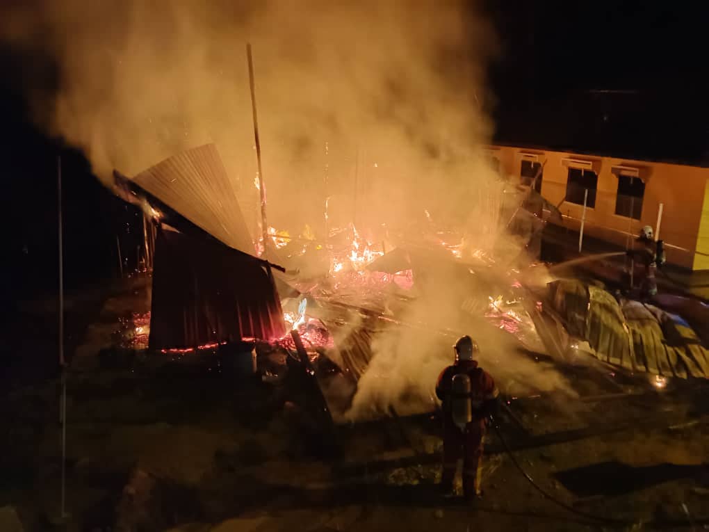 KEBAKARAN RUMAH RENTUNG