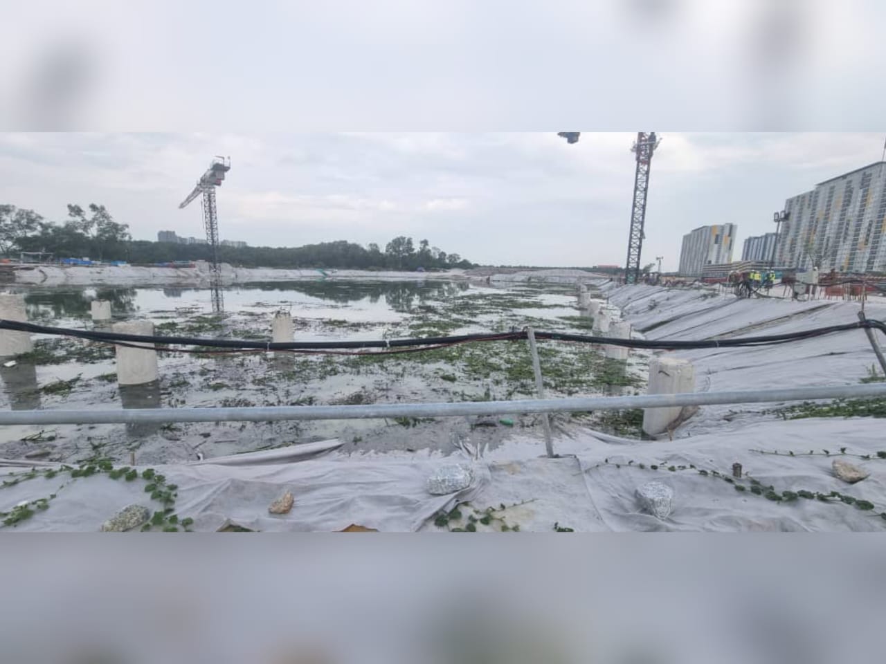 [VIDEO] Projek loji air tenggelam, tebing sungai runtuh di Puchong