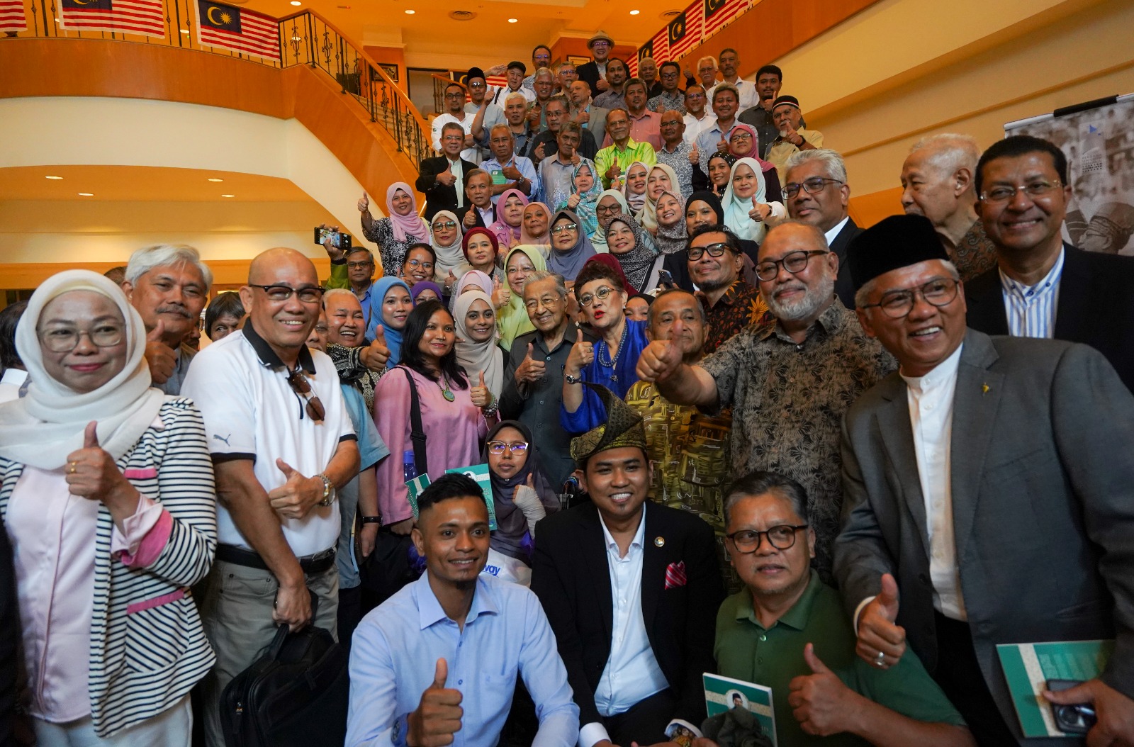 UiTM medan cungkil cerdik pandai Melayu – Dr. Mahathir