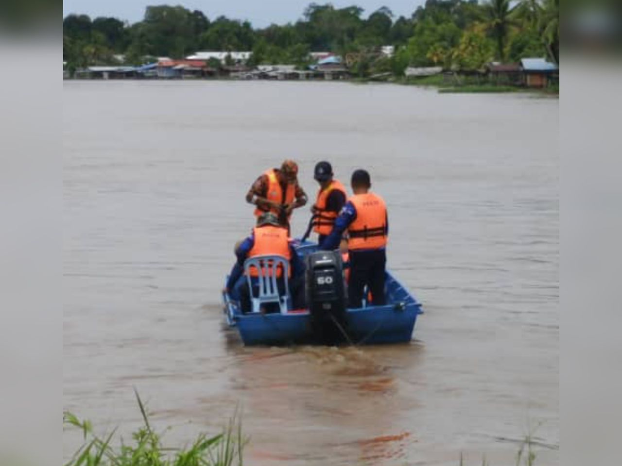 Lelaki warga emas hilang jatuh sungai, perahu berlanggar bot laju