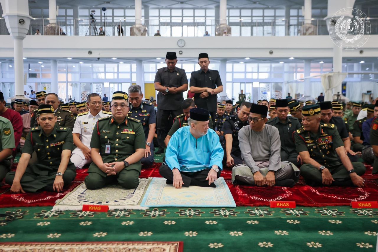 Agong sertai solat Jumaat, khutbah khas sempena Hari ATM ke-91