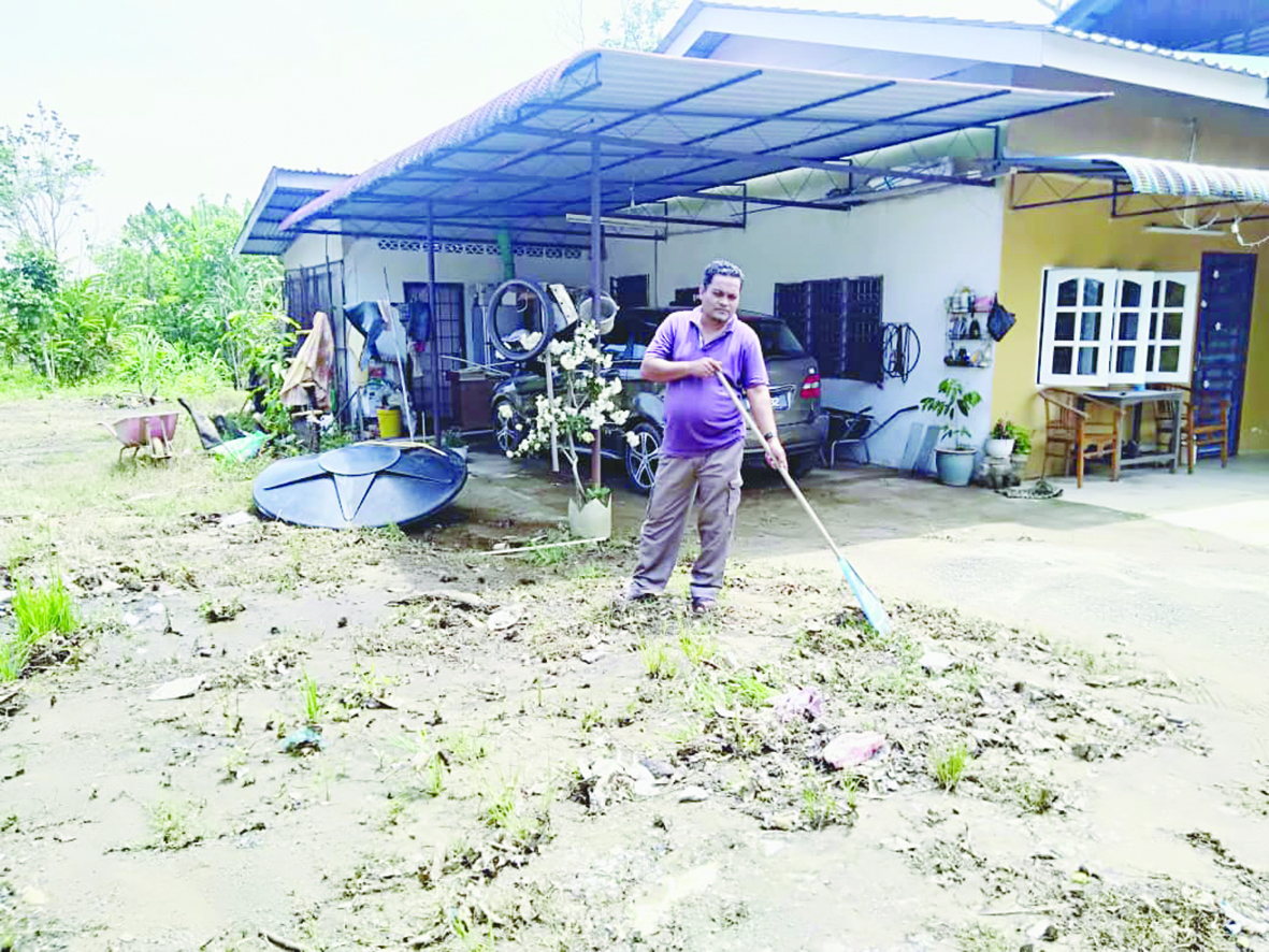 ‘Tiap tahun hadap banjir, sudah lima kali kena’