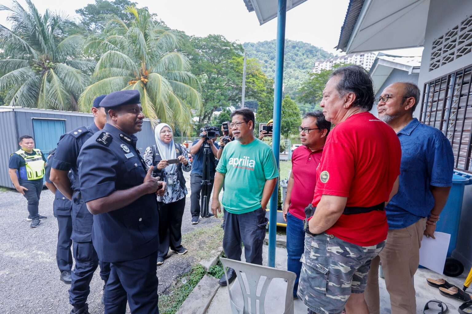 Tanah runtuh Taman Melawati: Kawalan ketat, rumah penduduk selamat ...