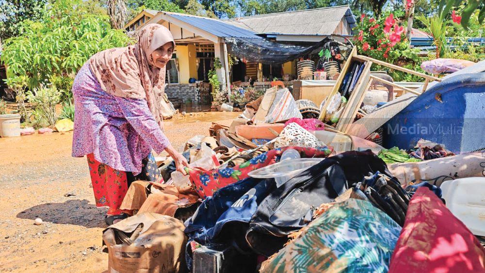 Mak cik nampak air berpusar laju mujur cepat