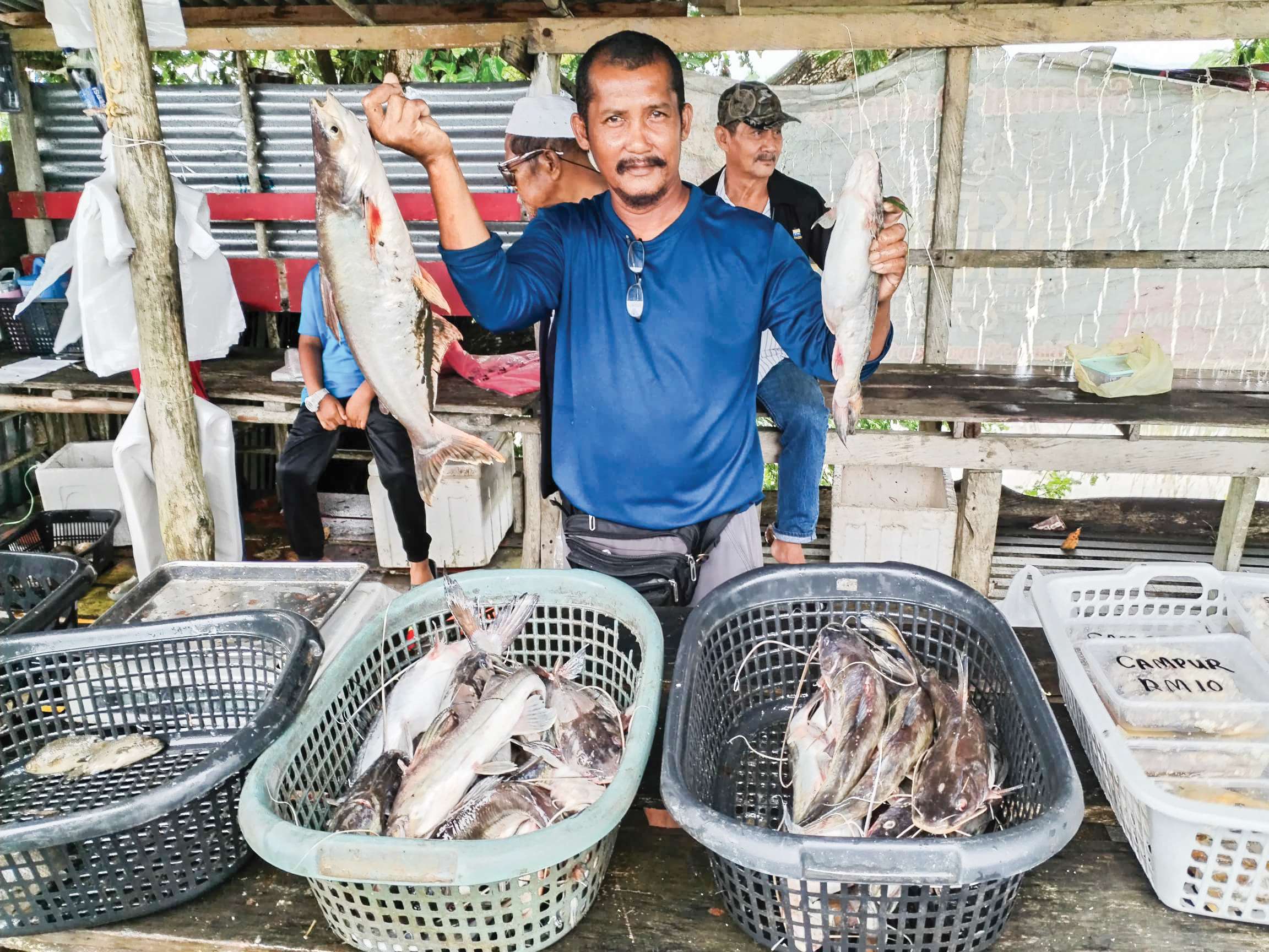 Saudagar ikan sungai raih RM1,000 sehari