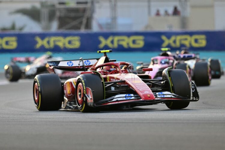 F Sainz Murung Keputusan Ferrari