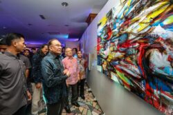 Anwar hadir program Malam Manifestasi Tiga Seni