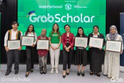 6 penerima sulung GrabScholar syukur nikmati pengajian percuma