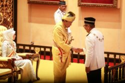 Wan Ahmad Dahlan, Faisal Halim terima Darjah, Bintang Sultan Selangor